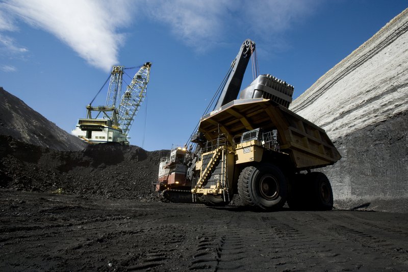 Tolvas subterráneas y transporte mecanizado de mineral a granel